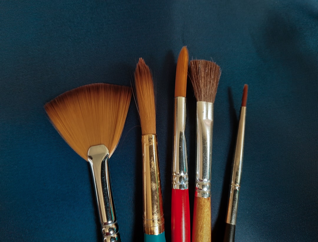 Essential makeup brushes